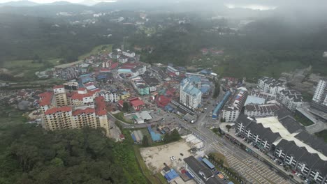 vista general del paisaje del distrito de brinchang dentro del área de cameron highlands de malasia