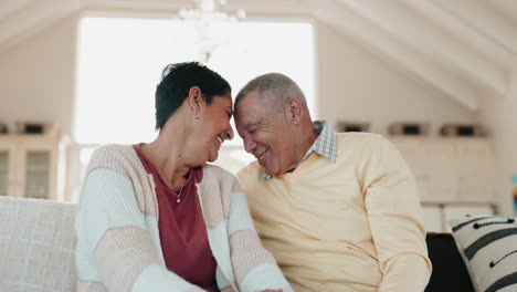 Funny,-sofa-and-senior-couple-laughing-together