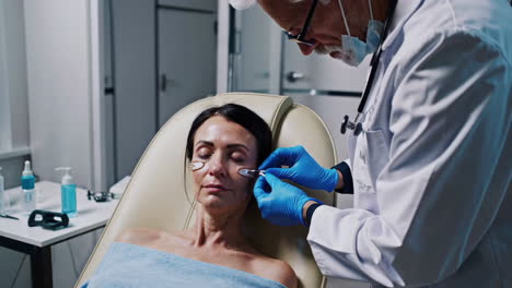 cosmetic procedure with doctor