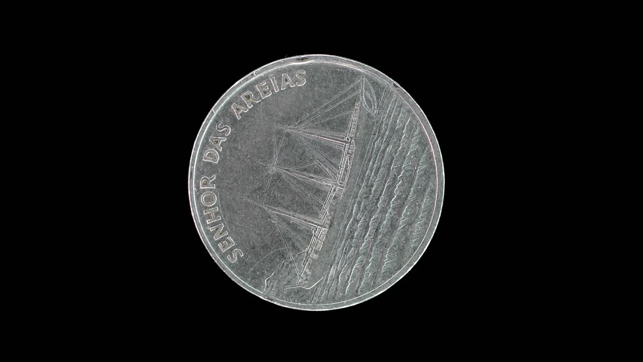 Cape Verde 1994 50 escudos coin reverse with Senhor das Areias ship design rotating on black background