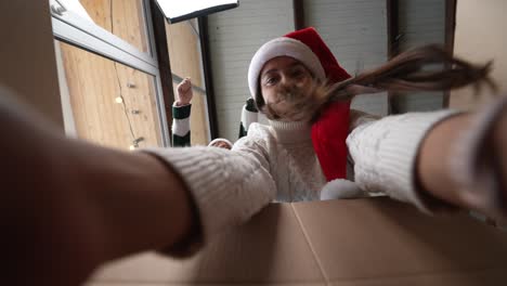 amigos tomando una selfie en navidad