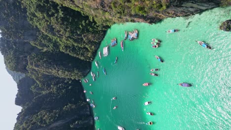 파이파이 태국에 있는 파일라 호수 (pileh lagoon) 의 수직, 초현실적인 물색, 드론 뷰
