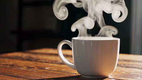 una taza de café caliente