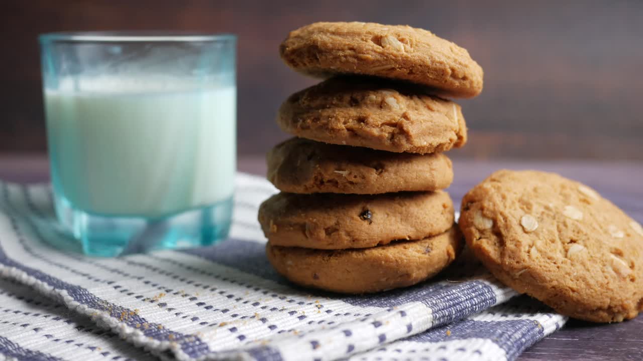 Oatmeal Cookies with Milk