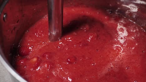 Pink-foam-for-strawberry-jam