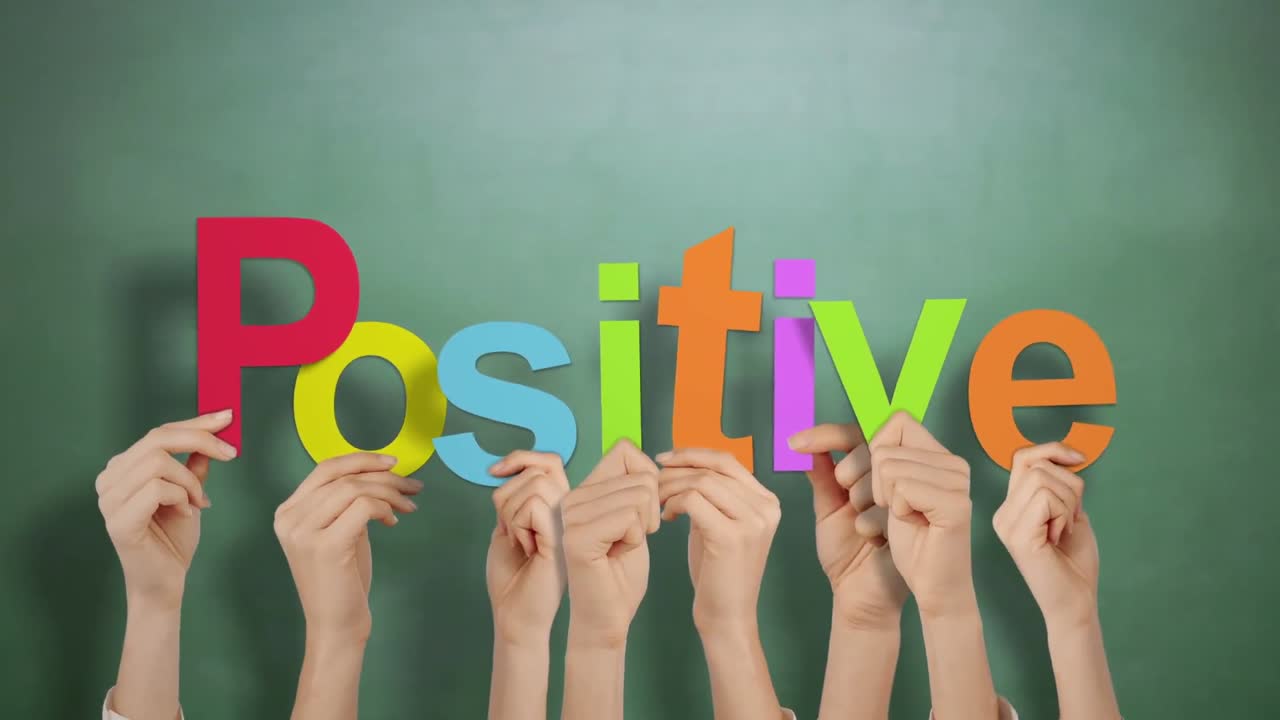긍정적 인 손을 들고