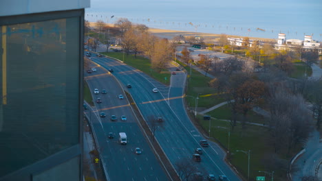 traffic moving on a lake shore road in downtown chicago