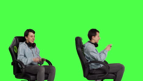 Junge-Frau-Feiert-Videospielsieg-Vor-Greenscreen-Hintergrund