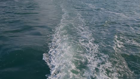 vista de cerca del agua de mar