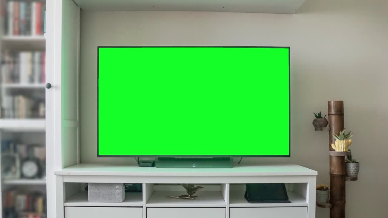 녹색 화면, 알파 채널, 공항 홀에 크로마 키 프레임, 마케팅을 위한 큰 배너.