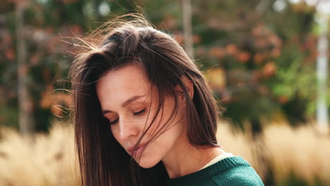 woman portrait in autumn park