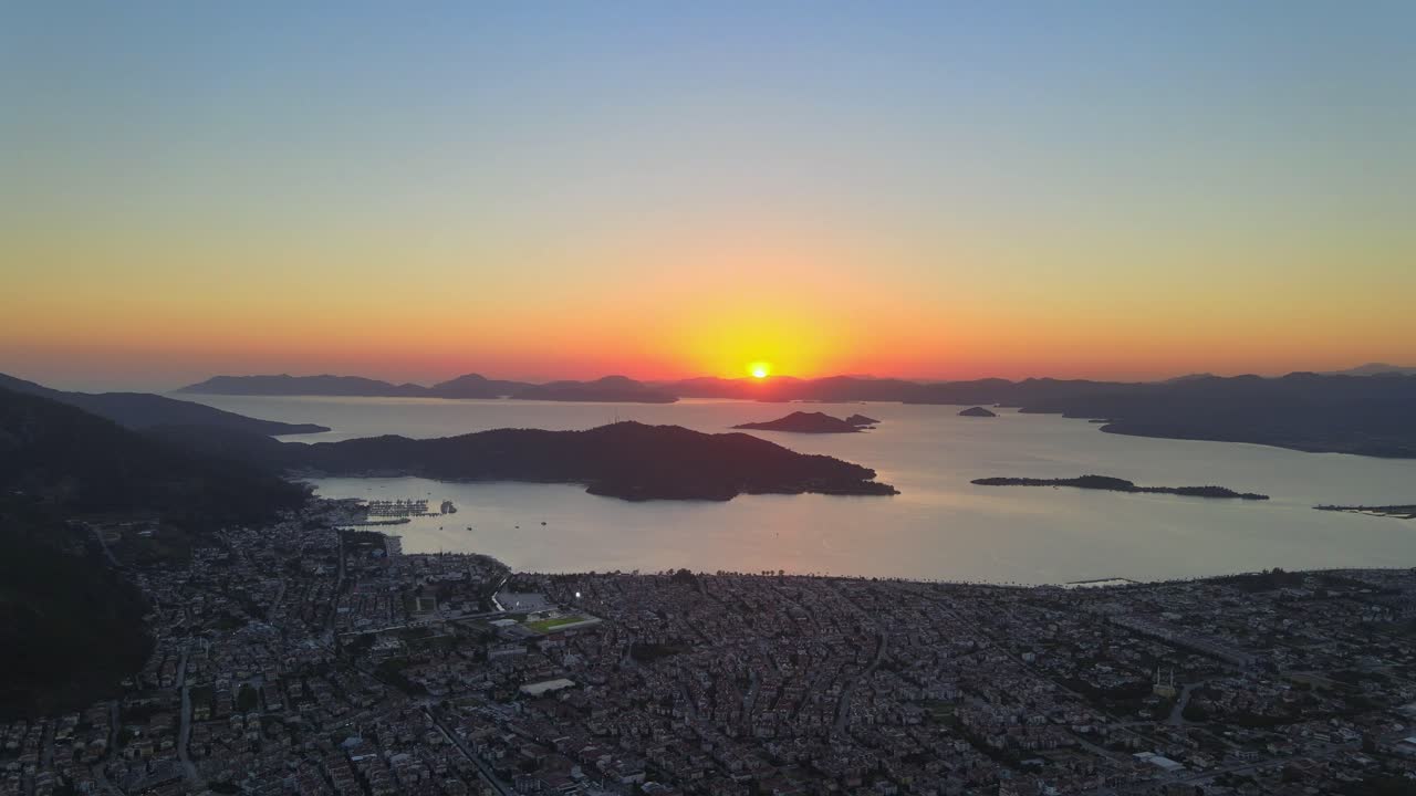 마을의 아름다운 일몰