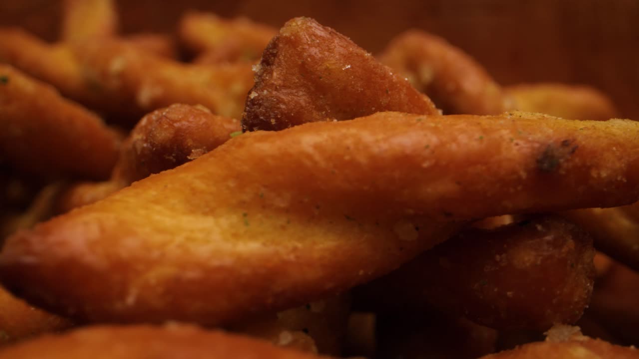 맛있는 프레첼 스틱의 근접 촬영