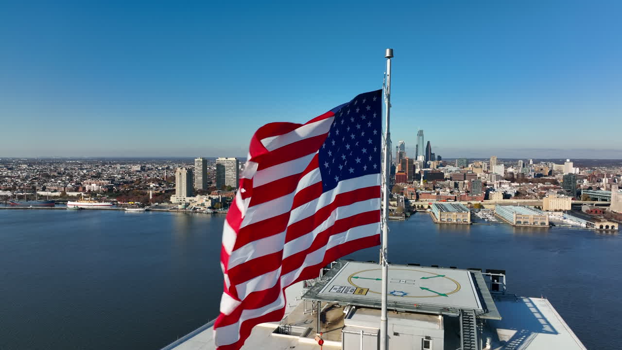 ondas de la bandera americana en el viento