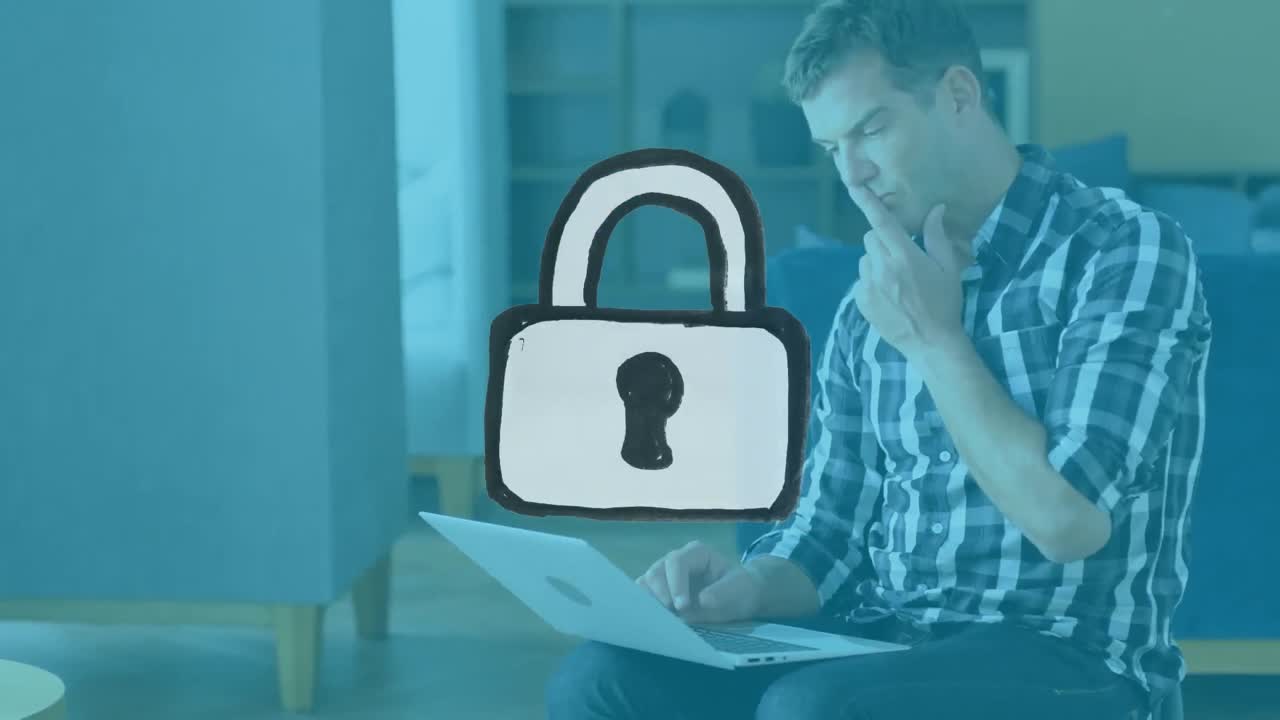 animación de un candado de seguridad en línea sobre un hombre de negocios que usa una computadora portátil