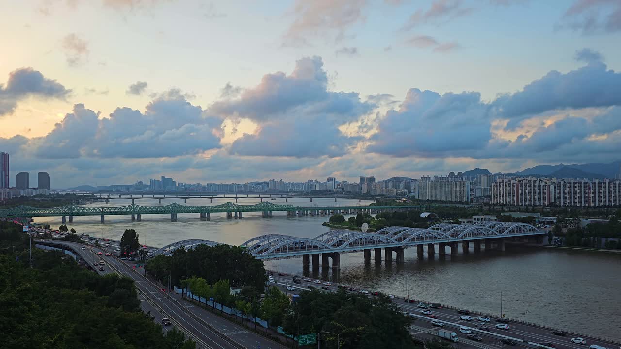 Seoul, Hangang Bridge over Han River, and Green Railway Bridge at Sunset, Traffic on Olympic Expressway