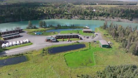 imágenes aéreas del río kenai en soldotna, alaska.