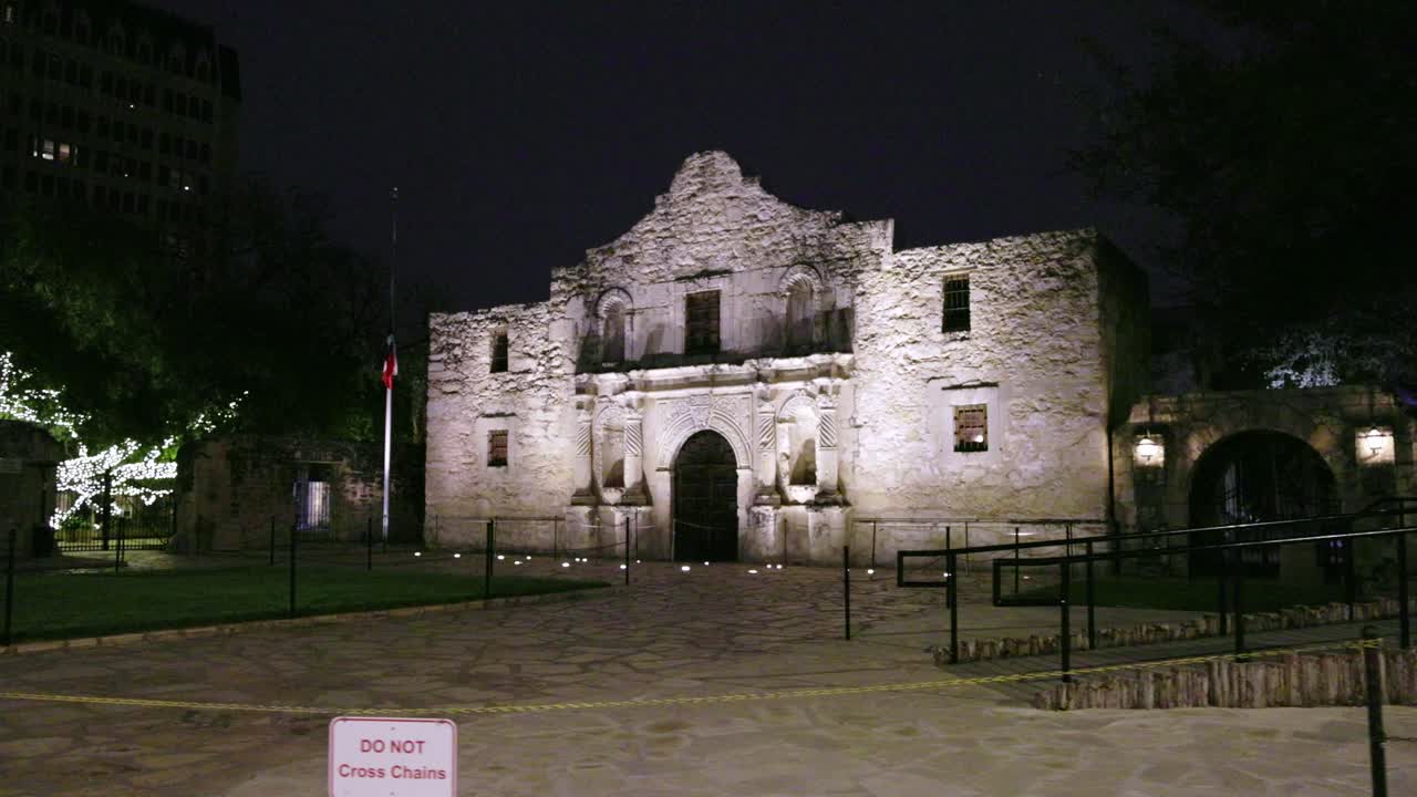 The Alamo at night in San Antonio, Texas with gimbal video walking sideways