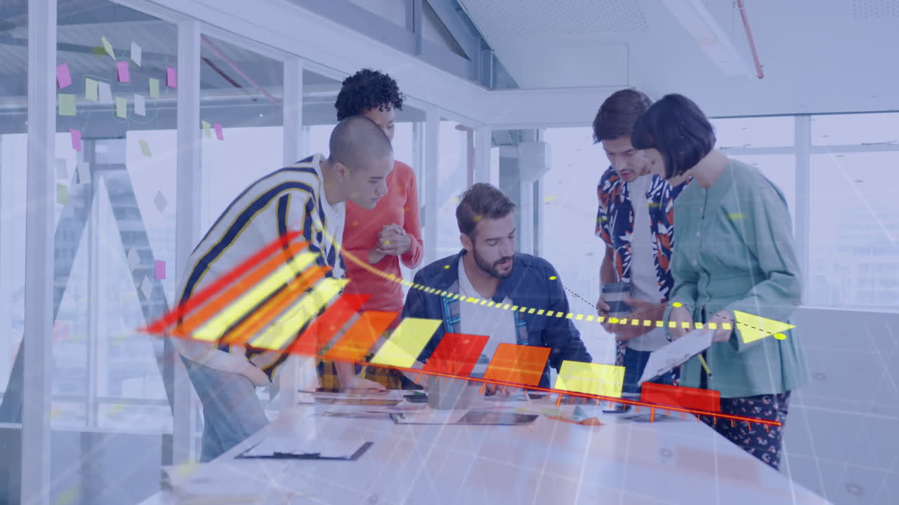 animación de las estadísticas y el procesamiento de datos sobre diversos empresarios en la oficina