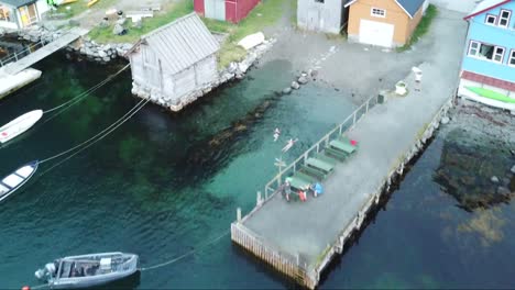 El-Pueblo-De-Undredal-En-Noruega-Desde-La-Perspectiva-De-Un-Dron