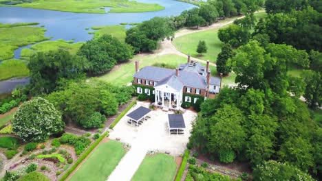 Drone-Push-Der-Großartigen-Boone-Hall-Plantage-Und-Des-Herrenhauses-Außerhalb-Von-Charleston,-Sc