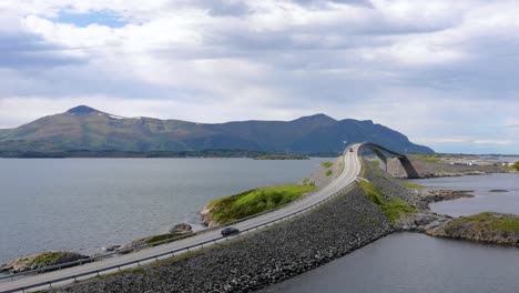 Carretera-Del-Océano-Atlántico-Construcción-Noruega-Del-Siglo