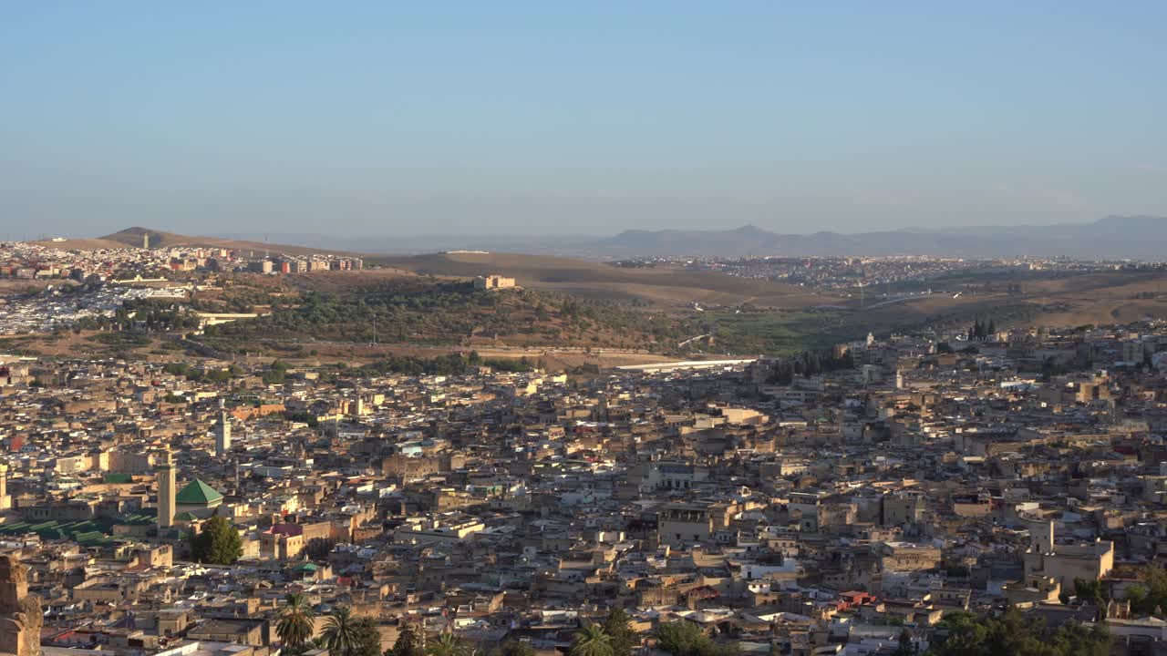 Una vista dell'intera città dalla cima della fortezza di Ouarzazate in Marocco.