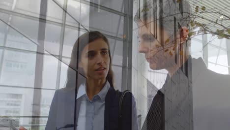 animación de un edificio de oficinas sobre personas de negocios hablando en una oficina moderna
