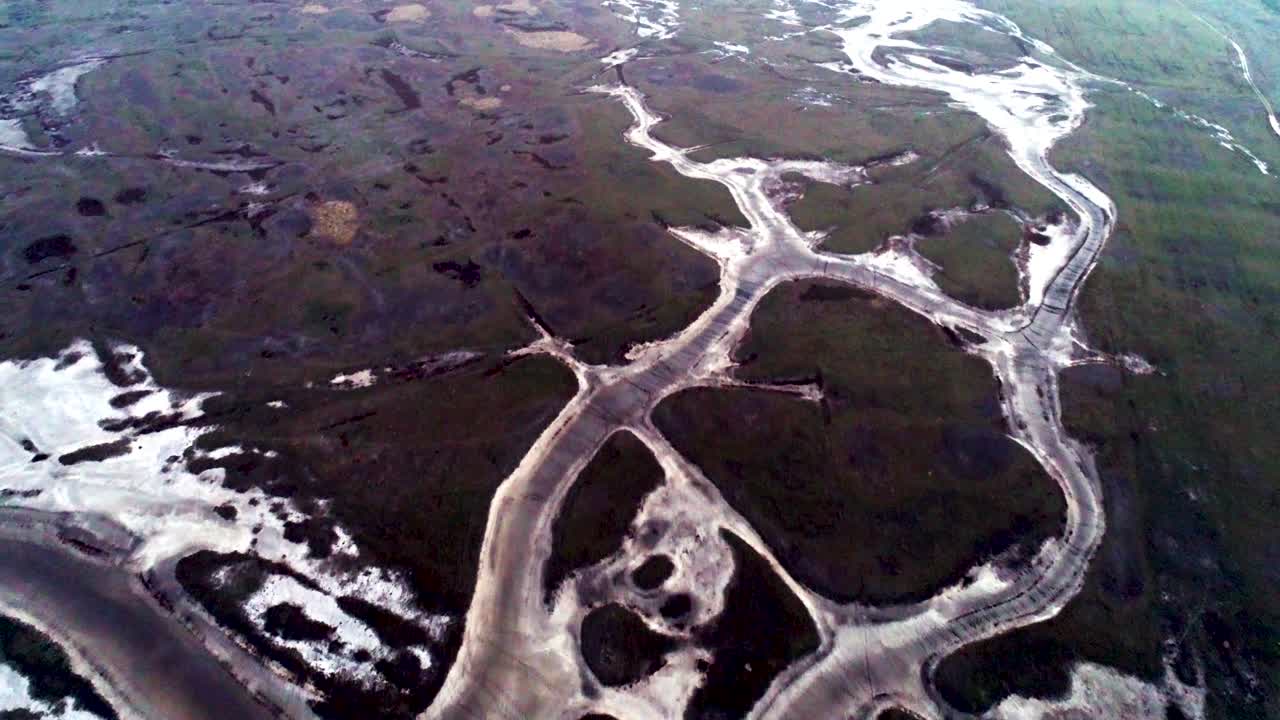 습지 풍경 의 공중 사진