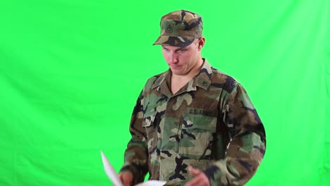 U.S.-Army-Serviceman-Receiving-Bad-News