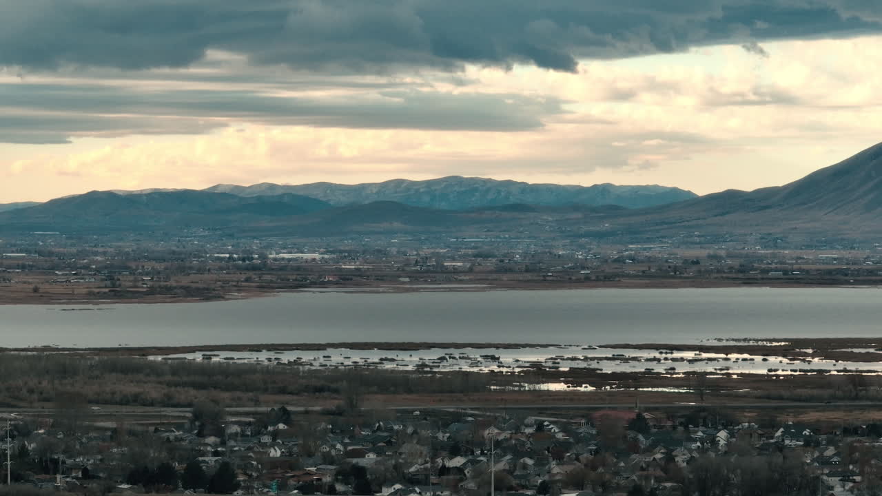 유타 호수 에어리얼 오브 시티스케이프 (provo utah lake aerial of cityscape)
