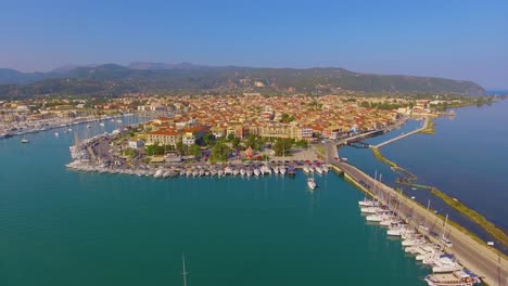 Antenne-über-Der-Hauptstadt-Auf-Der-Insel-Lefkada-Griechenland