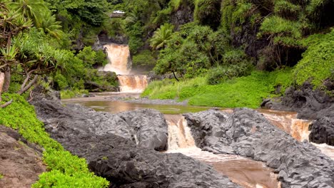 Sieben-Heilige-Pools-Auf-Maui-Hawaii-Oder-Pools-Von-&#39;Ohe&#39;o-Aka