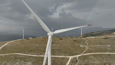 Windmühlenturbinen-Erneuerbare-Energien-Windpark-Luftaufnahme