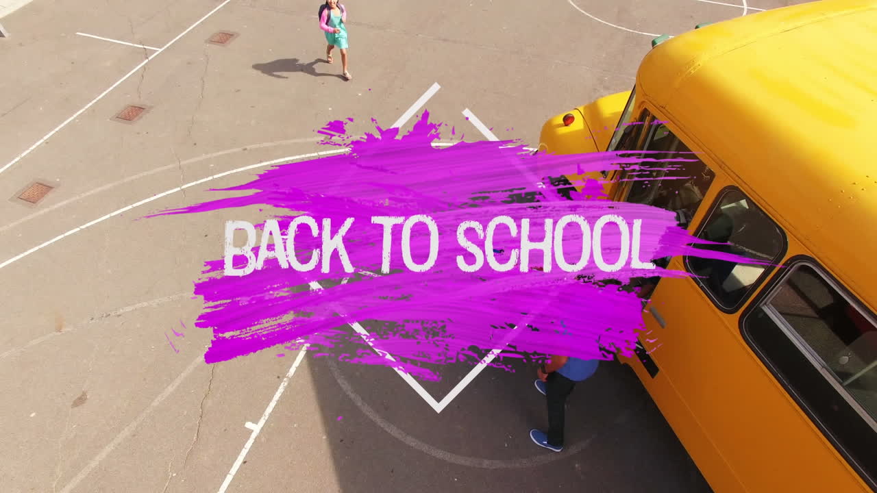 regreso a la escuela texto sobre pincelada contra los niños que se suben al autobús escolar