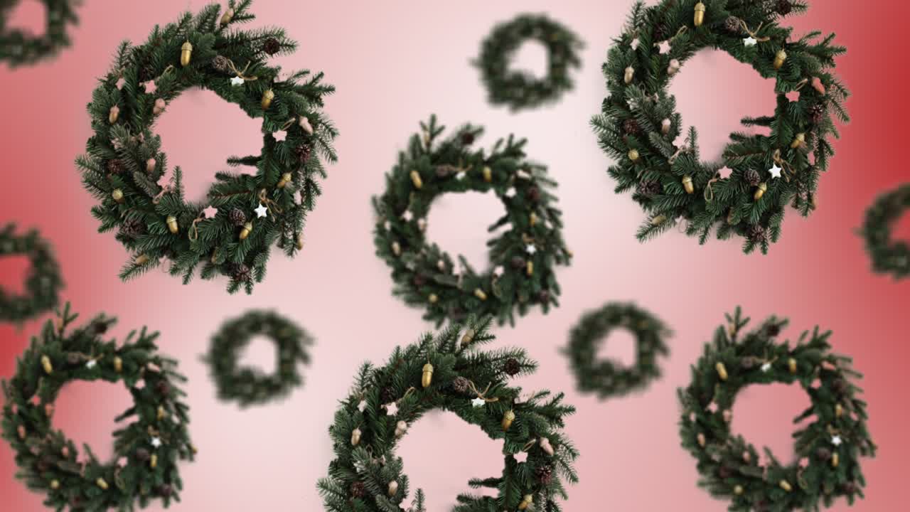 트렌드 컬러 그라디언트 배경에서 다양한 지름의 크리스마스 꽃받침 장식의 스트림.