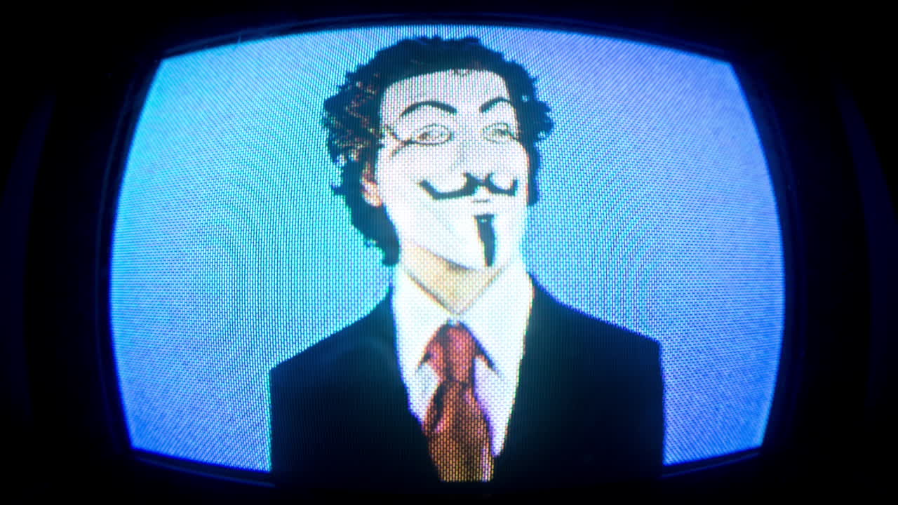 hombre maksed anon en pantalla burry 28