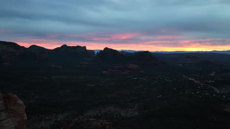 Stunning-Sunset-Over-Red-Rock-Buttes-In-Sedona,-Arizona,-United-States