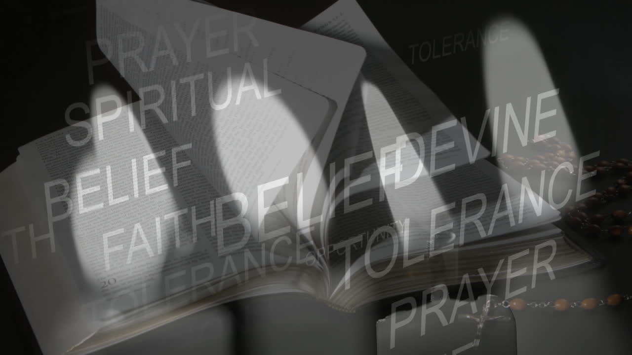 불타는  ⁇ 불과 열린 책에 대해 움직이는 여러 단어