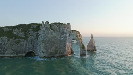 volando sobre los acantilados de etretat