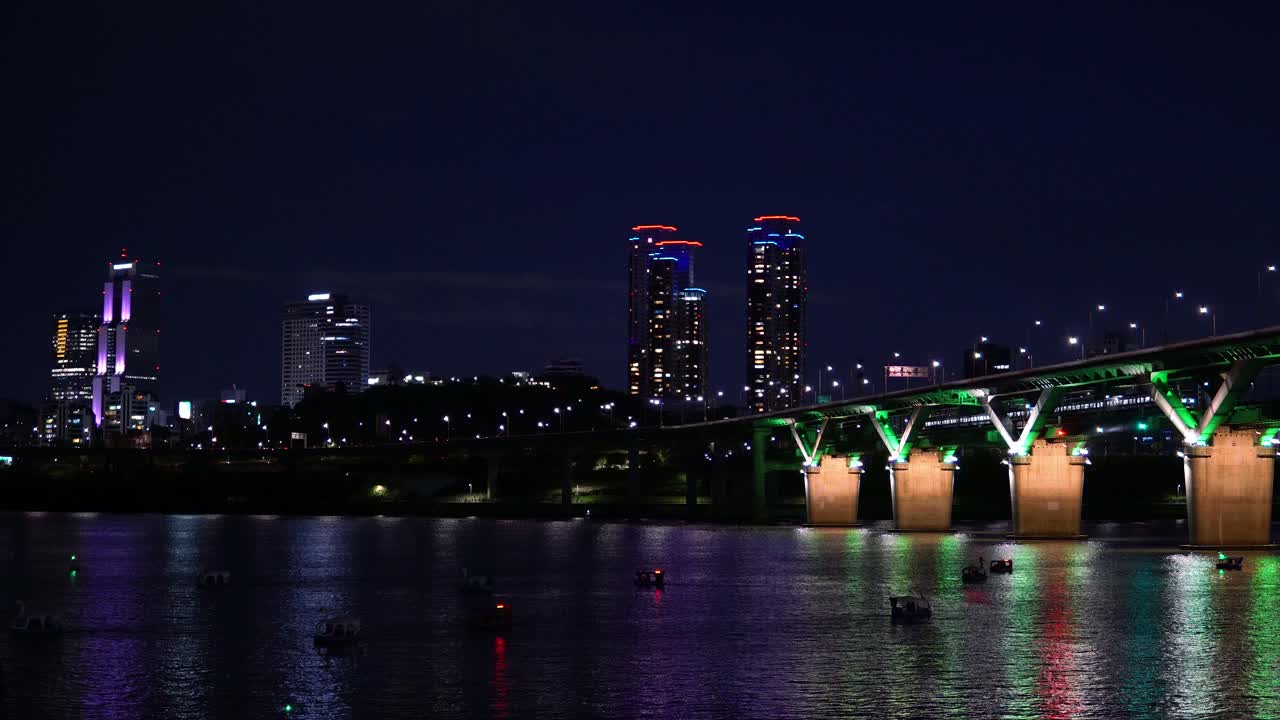 서울의 야간 조명, 한강의 파노라마, 청담대교, 트레이드 타워, 밤의 아셈 타워