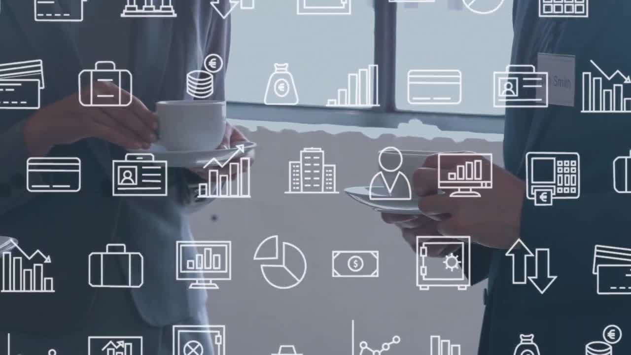 múltiples iconos digitales contra la sección media del hombre de negocios y la mujer de negocios tomando café en la oficina