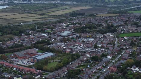 vista aérea sobre halton norte de inglaterra runcorn cheshire campo industria paisaje pan derecho