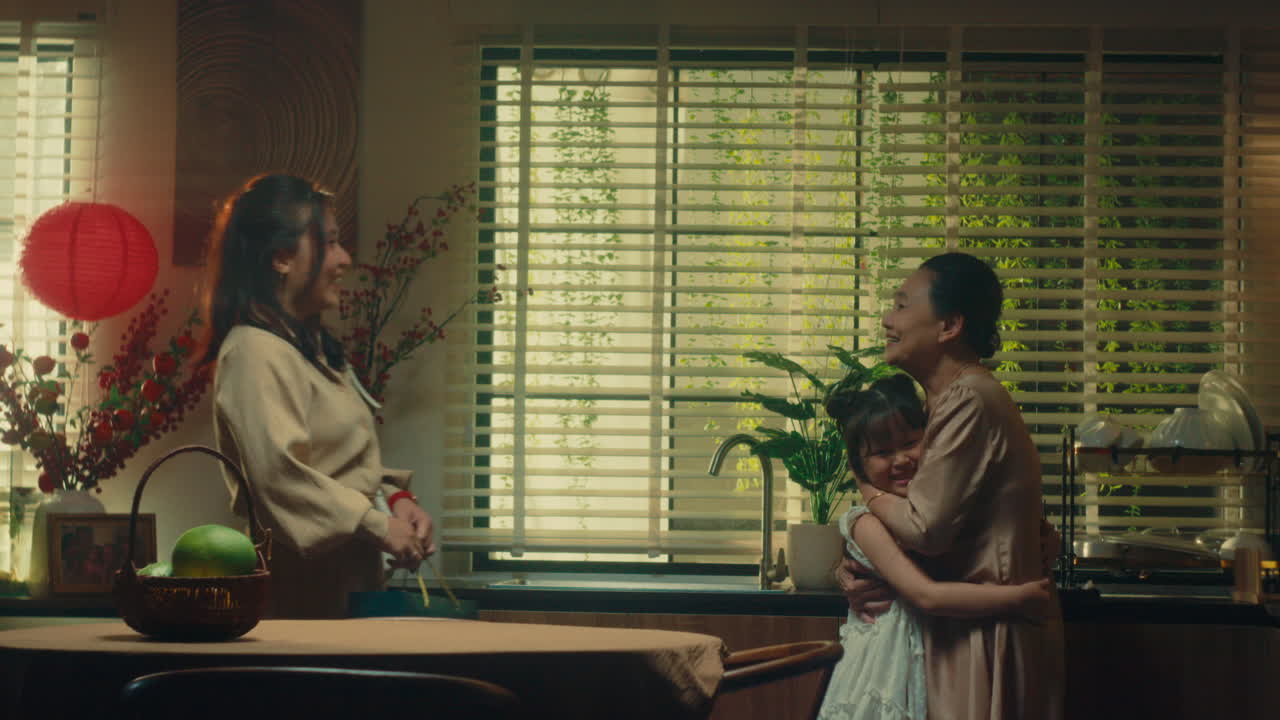 집에서 가족 모임