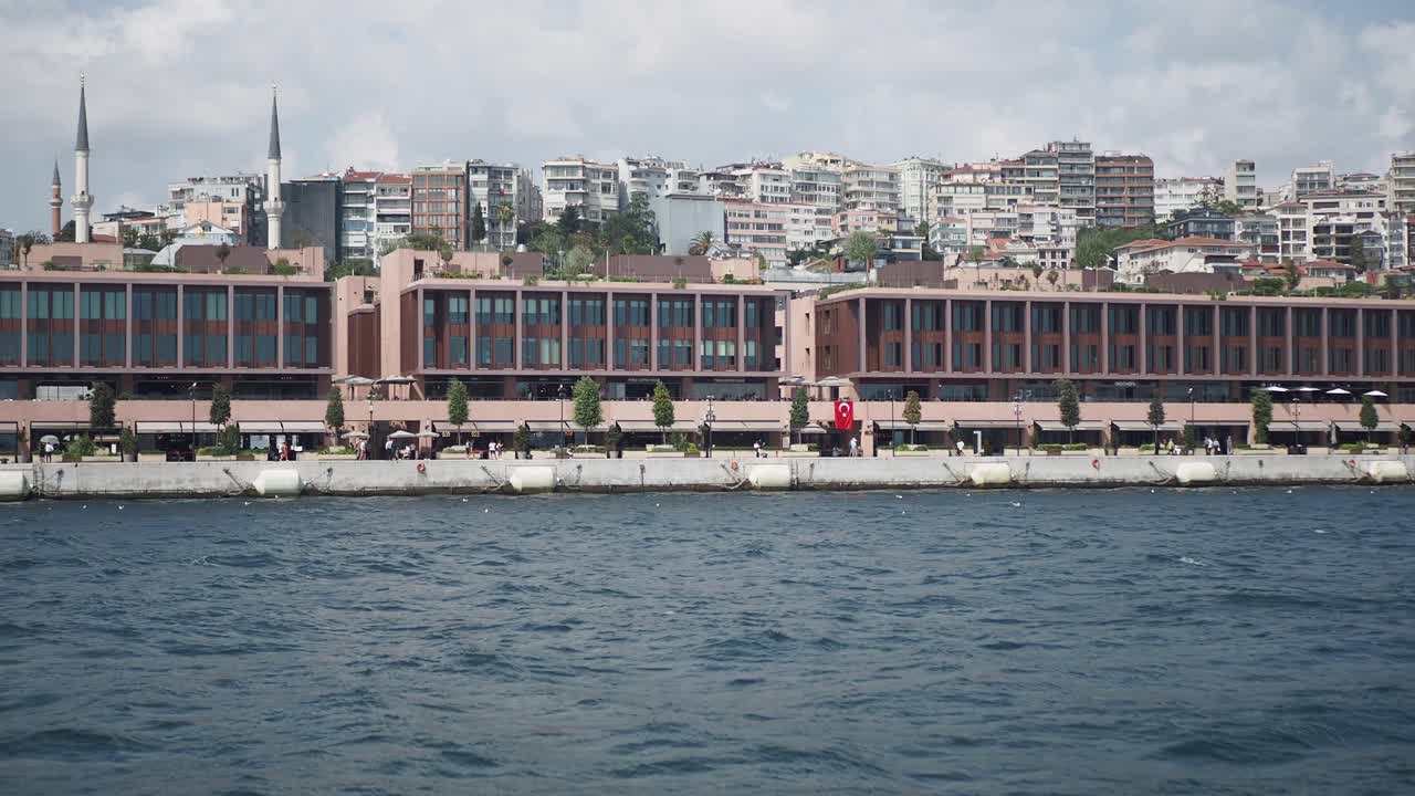 edificios frente al mar de estambul