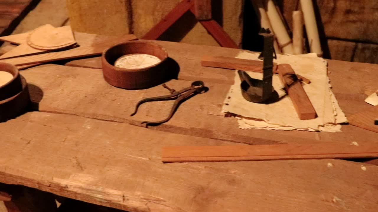 medevil 조선 도구 조선공 항해 악기 고대 목조 테이블 작업장 중세 선박 15 세기 해군 건설 해양 공학 조선소 해상 목공 15 일