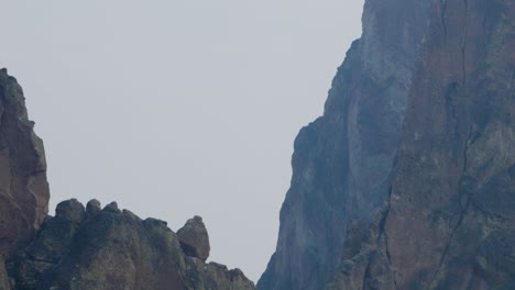 Sommerlicher-Waldbrandrauch-über-Dem-Smith-Rock-In-Zentral-Oregon