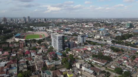 vista aérea de la moderna nairobi, kenia