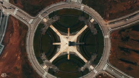 vista aérea de la plaza central de europa del este en construcción