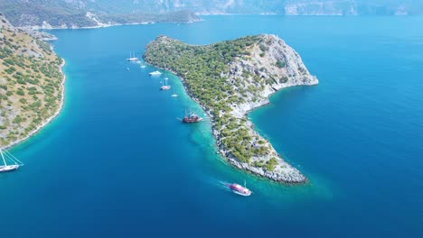 La-Isla-De-San-Nicolás-Se-Encuentra-En-El-Suroeste-De-Turquía,-Entre-Oludeniz-Y-Fethiye